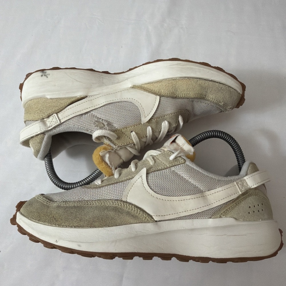 Nike Waffle Debut White/Tan Athletic Shoes. Women's Size 9 Gym Fit #DX2931-001
